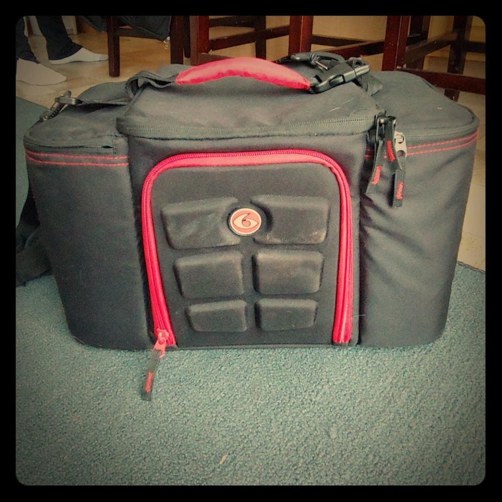 Six Pack Fitness Bag